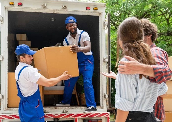 Packing Chaos or Smooth Transition? Let Apartment Movers in Aurora Decide