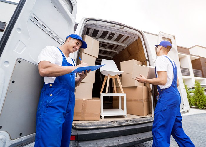 The Benefits of Hiring Professional Movers vs. DIY Moving